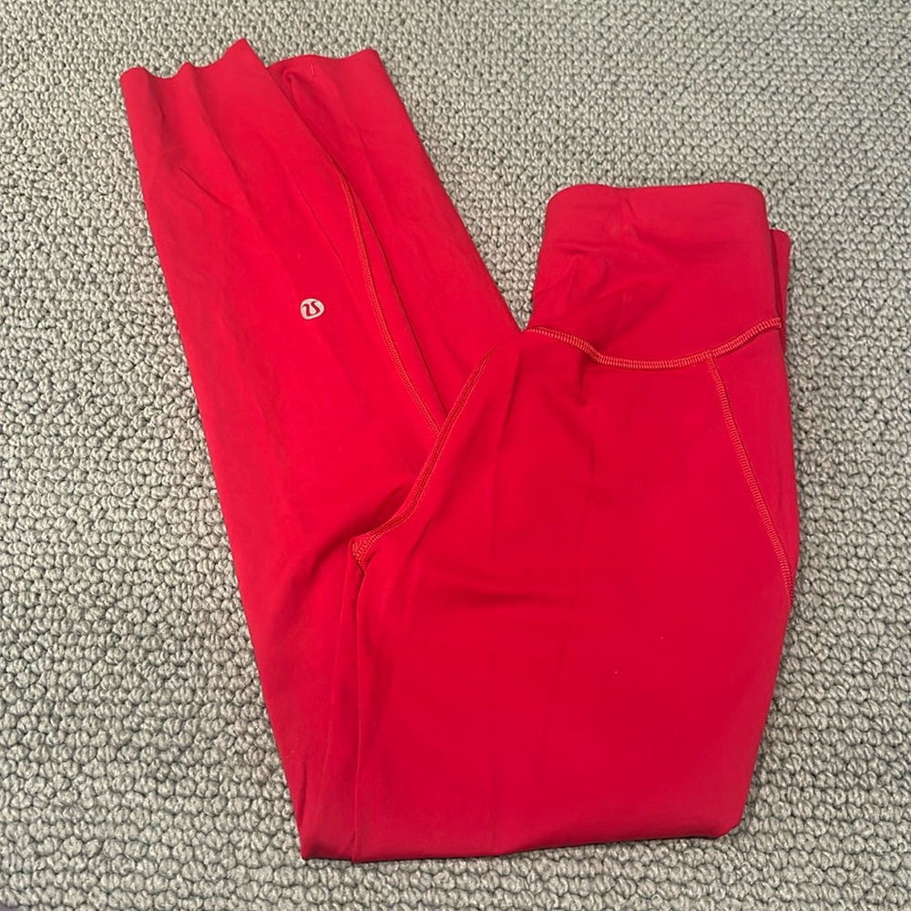LULULEMON
RED TIGHTS
SIZE 2